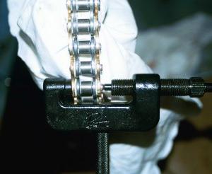 Chain rivet